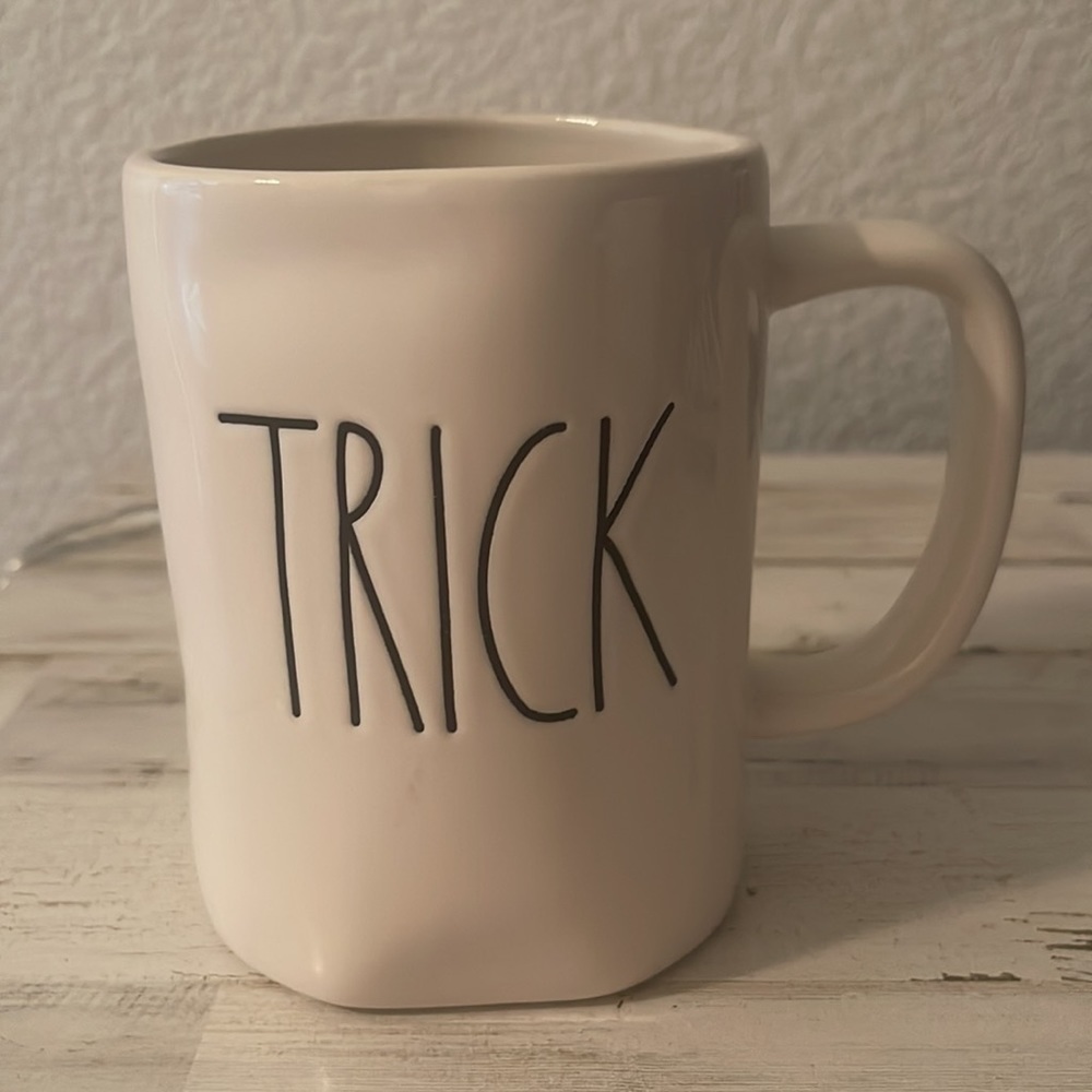 Rae Dunn Trick and Treat Mugs. - Picture 7 of 10